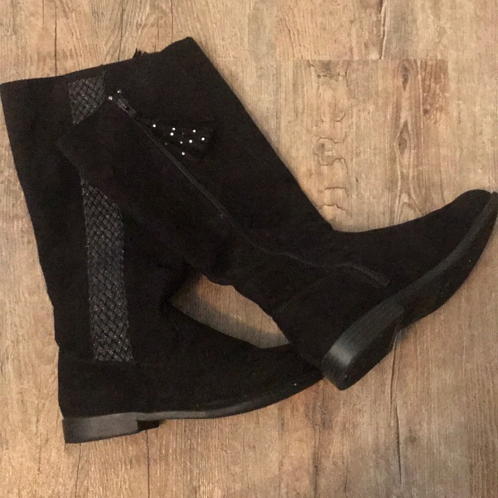 Black Boots